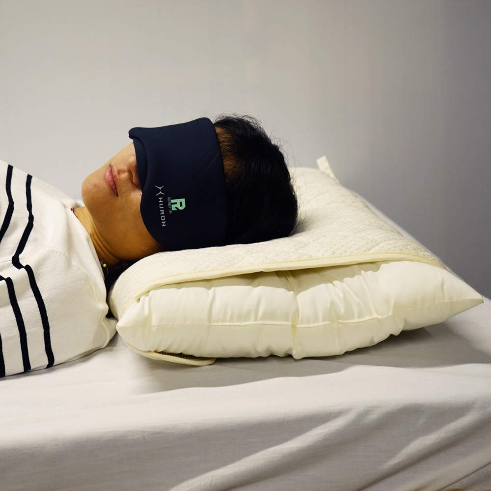 枕パッド＆アイマスク使用イメージ