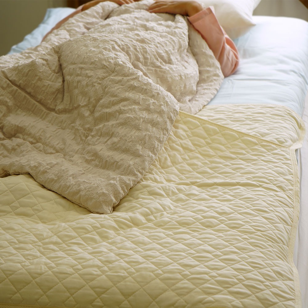 ピュアコットンガーゼ 足ポケット式 敷パッド 使用イメージ