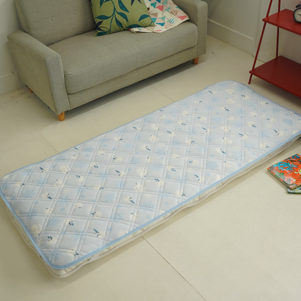 接触冷感 シマエナガ ひんやり敷パッド 使用イメージ