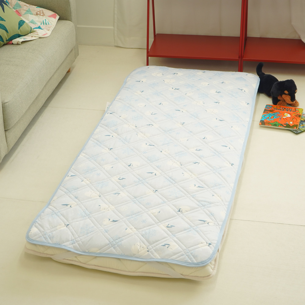 接触冷感 シマエナガ ひんやり敷パッド 使用イメージ